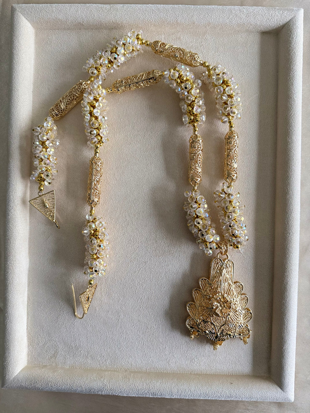 Transparent beaded skhab