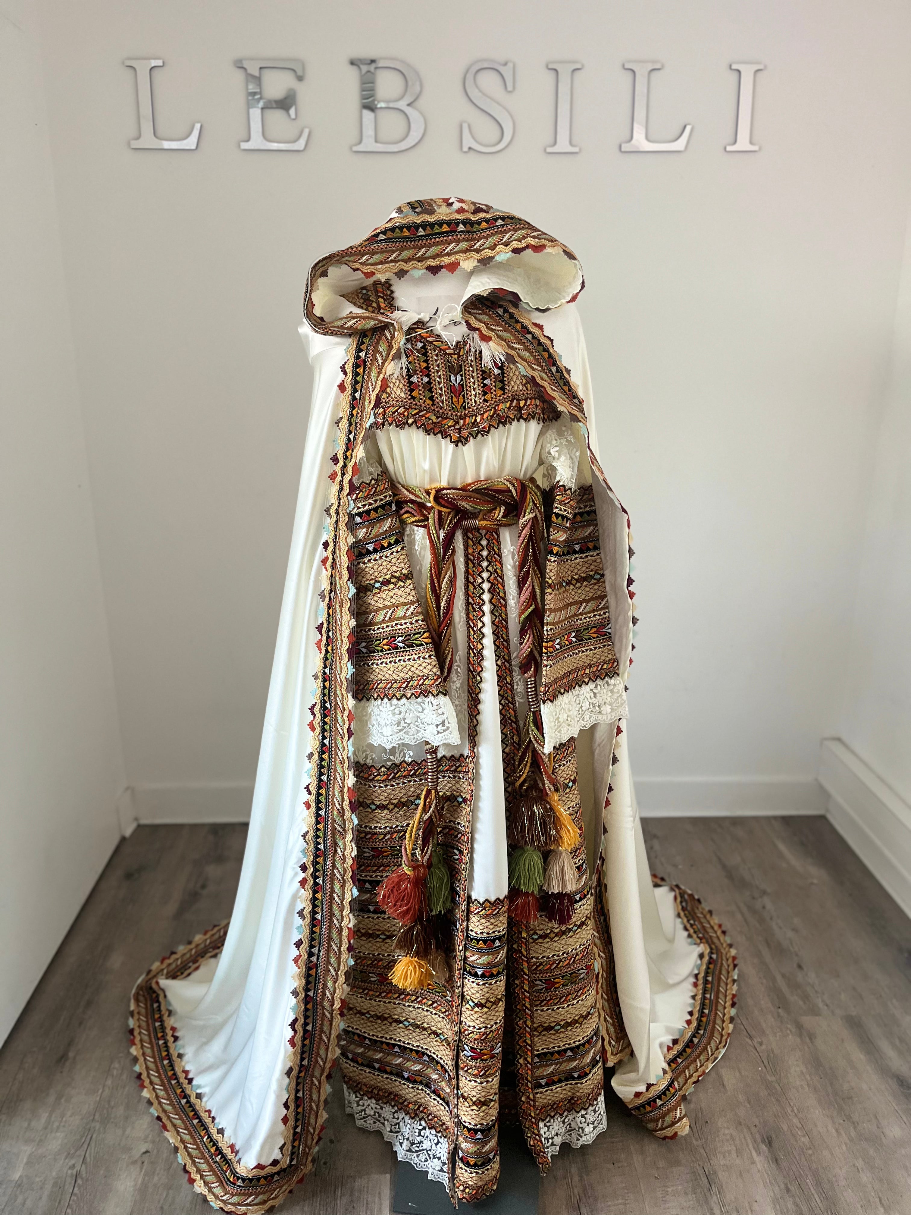 Tenue kabyle mariée - dentelle