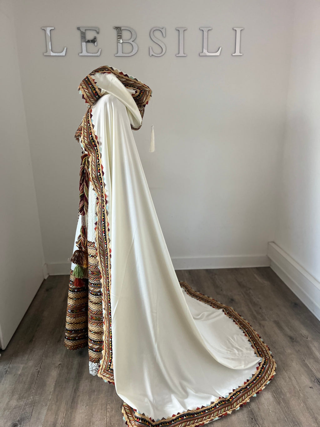 Tenue kabyle mariée - dentelle