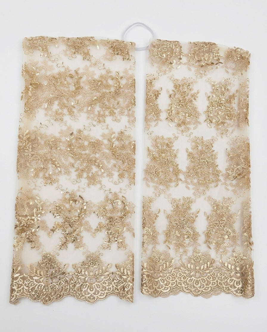 Shiny lace sleeves